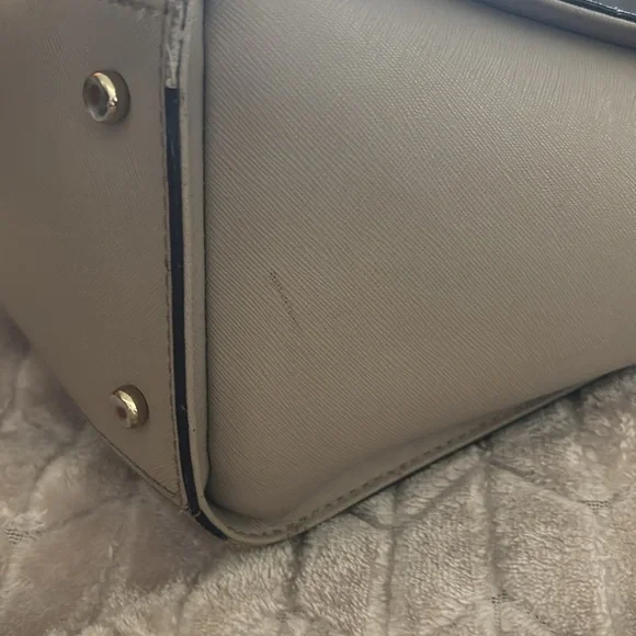 Kate Spade purse. This is a purse that can be rehabbed. - Picture 3 of 16